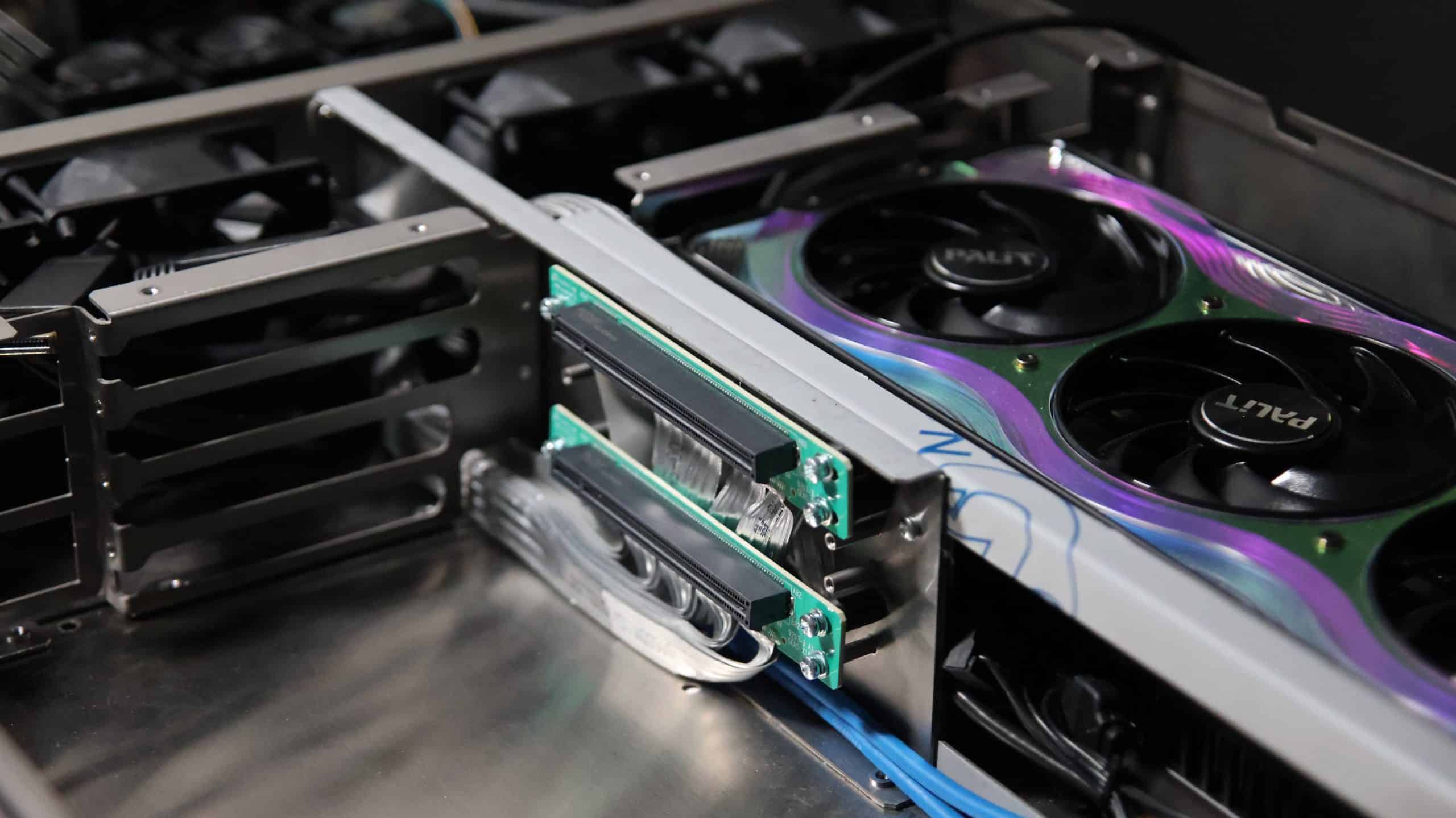 Empty PCIe slots in a 2U